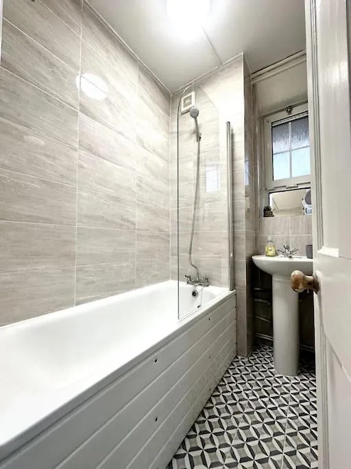 Quirky 3 Bedroom Flat In Shoreditch London Apartment